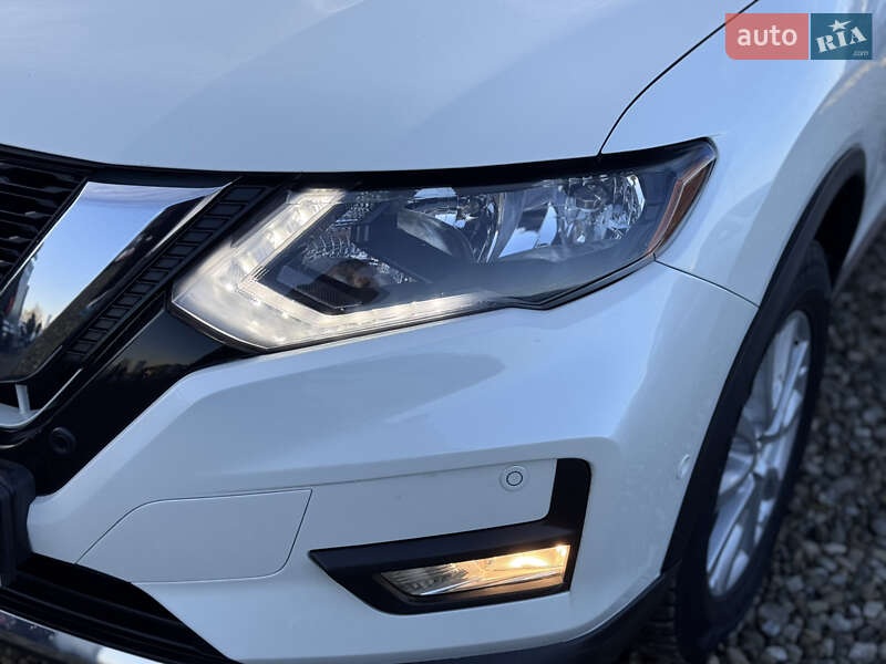 Внедорожник / Кроссовер Nissan Rogue 2017 в Ивано-Франковске