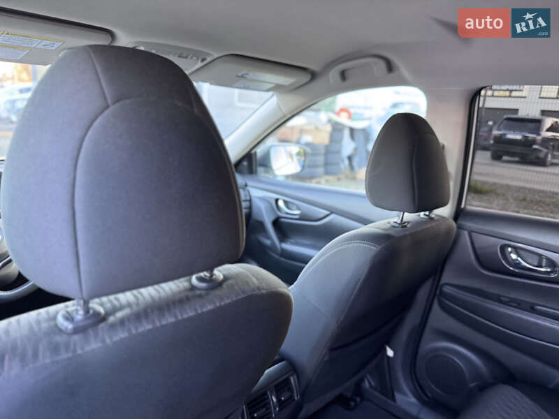 Внедорожник / Кроссовер Nissan Rogue 2017 в Ивано-Франковске