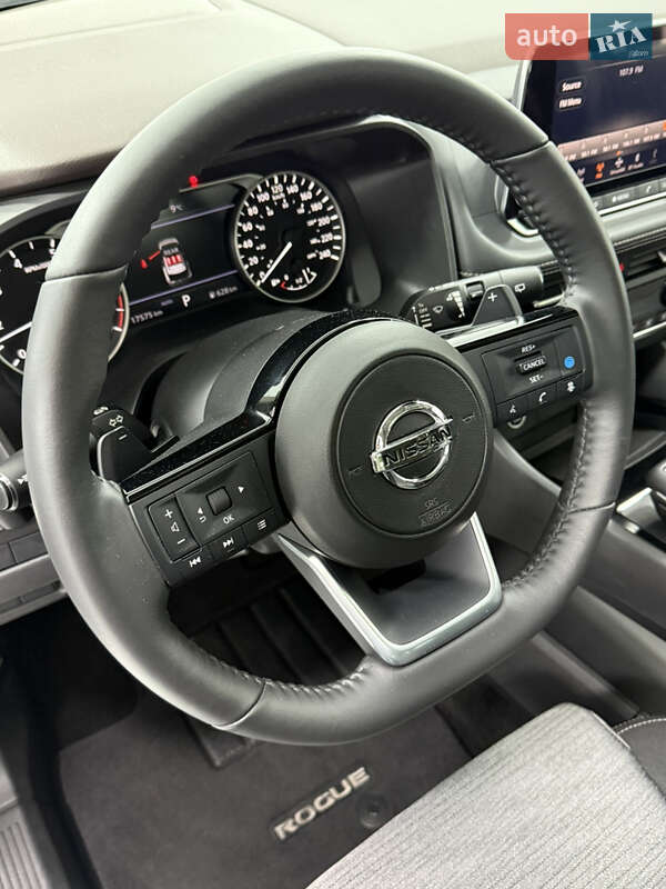 Внедорожник / Кроссовер Nissan Rogue 2023 в Одессе