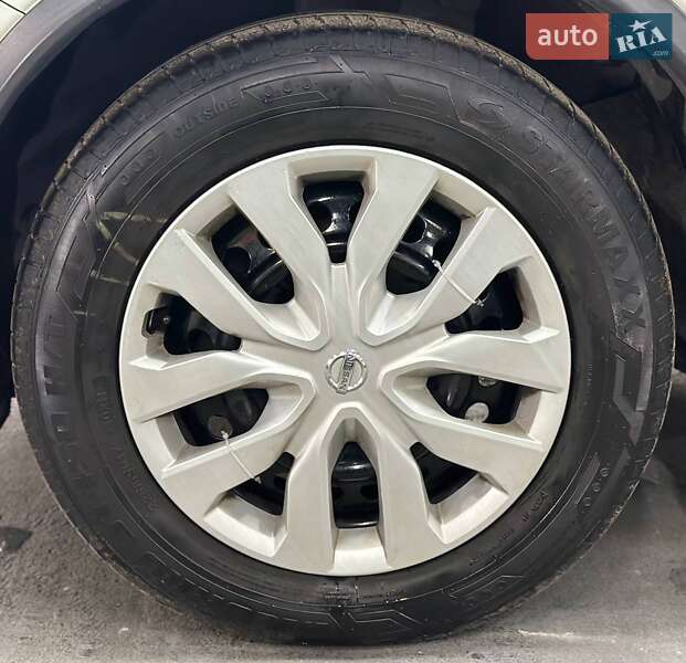 Внедорожник / Кроссовер Nissan Rogue 2017 в Каменском