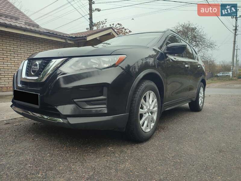 Внедорожник / Кроссовер Nissan Rogue 2017 в Запорожье