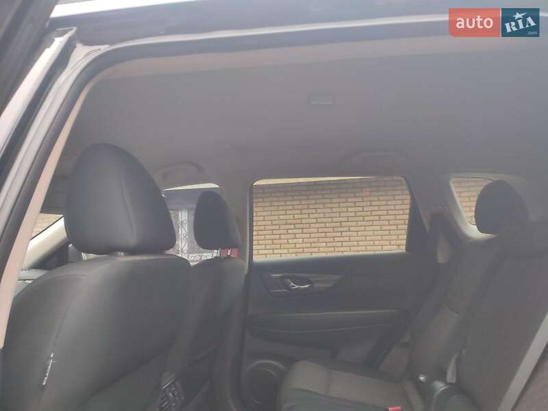 Внедорожник / Кроссовер Nissan Rogue 2017 в Запорожье