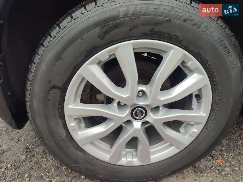 Внедорожник / Кроссовер Nissan Rogue 2017 в Запорожье