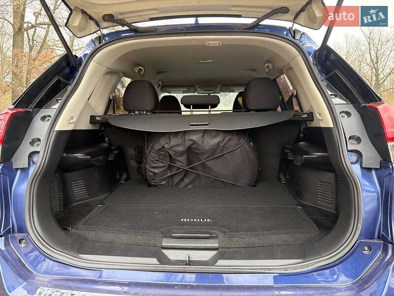 Внедорожник / Кроссовер Nissan Rogue 2016 в Черкассах