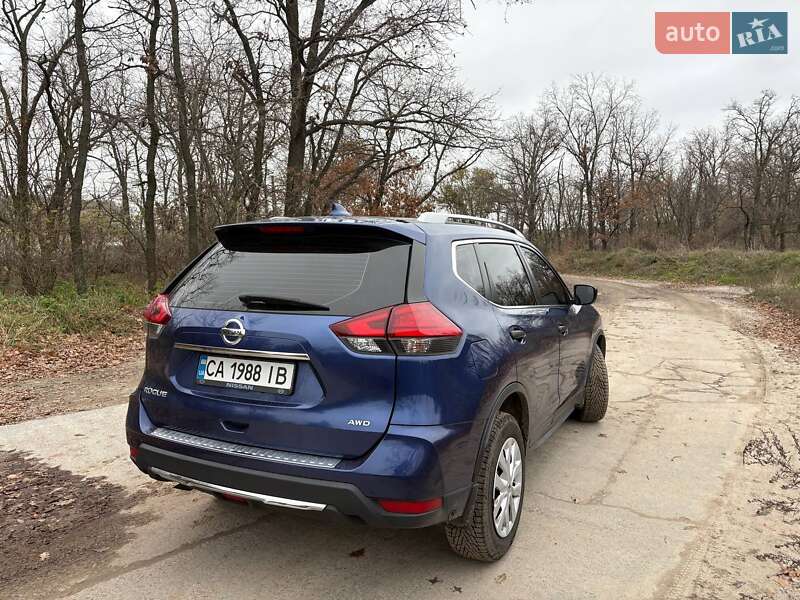 Внедорожник / Кроссовер Nissan Rogue 2016 в Черкассах