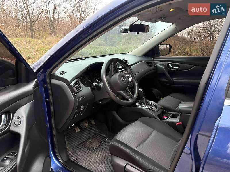 Внедорожник / Кроссовер Nissan Rogue 2016 в Черкассах