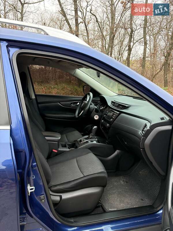 Внедорожник / Кроссовер Nissan Rogue 2016 в Черкассах