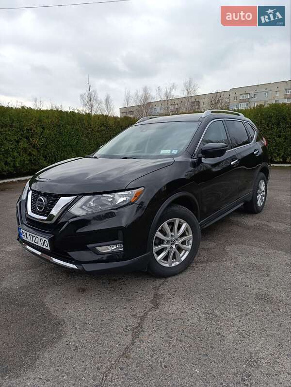 Внедорожник / Кроссовер Nissan Rogue 2019 в Змиеве