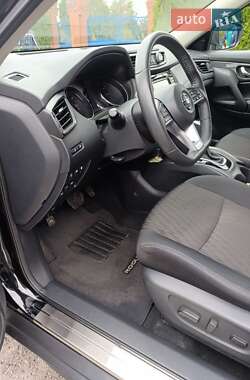 Внедорожник / Кроссовер Nissan Rogue 2019 в Змиеве