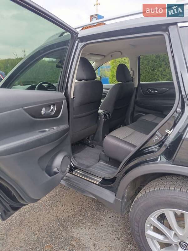 Внедорожник / Кроссовер Nissan Rogue 2019 в Змиеве