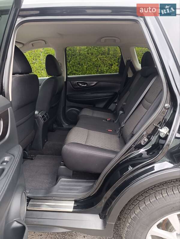 Внедорожник / Кроссовер Nissan Rogue 2019 в Змиеве