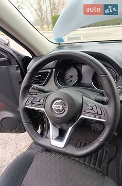 Внедорожник / Кроссовер Nissan Rogue 2019 в Змиеве