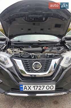 Внедорожник / Кроссовер Nissan Rogue 2019 в Змиеве