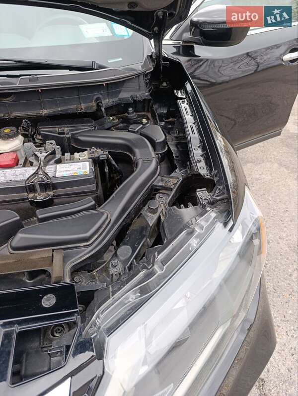 Внедорожник / Кроссовер Nissan Rogue 2019 в Змиеве