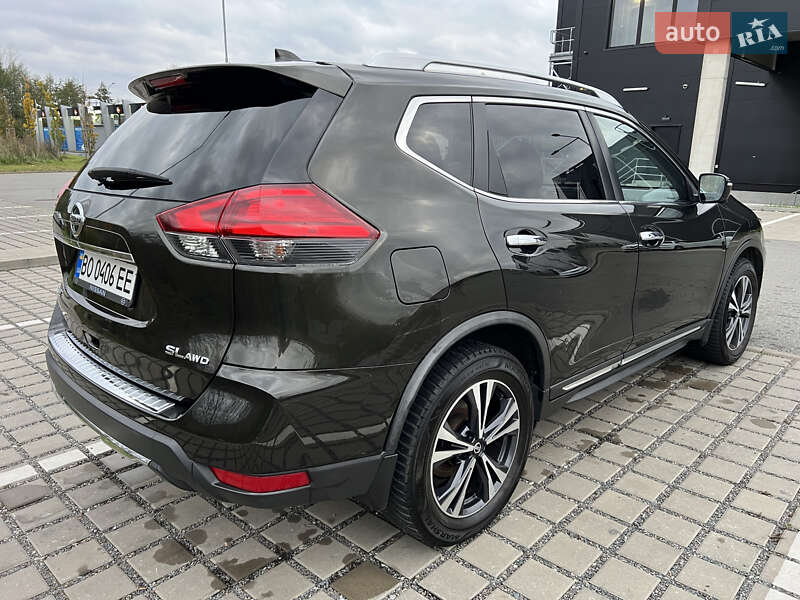 Внедорожник / Кроссовер Nissan Rogue 2017 в Тернополе