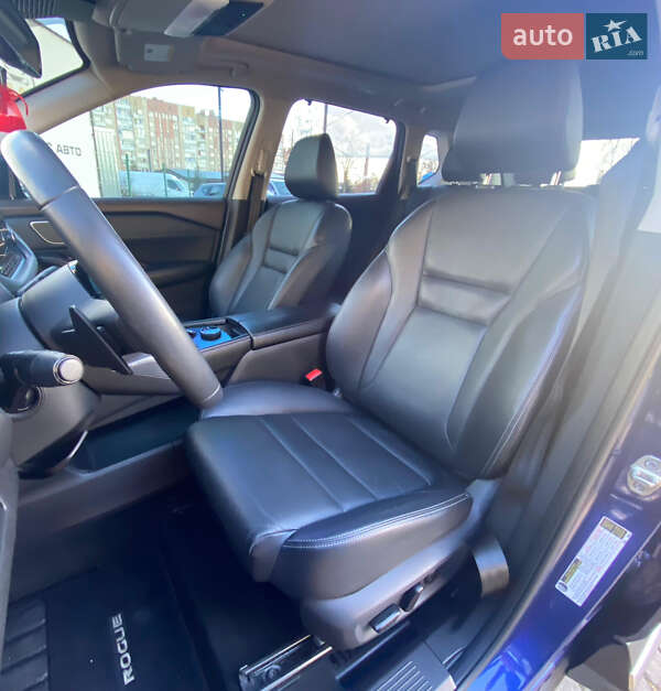 Внедорожник / Кроссовер Nissan Rogue 2021 в Ровно