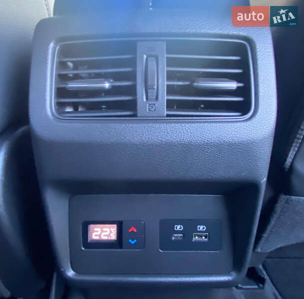 Внедорожник / Кроссовер Nissan Rogue 2021 в Ровно