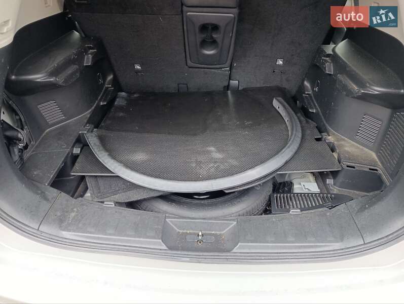 Внедорожник / Кроссовер Nissan Rogue 2017 в Луцке