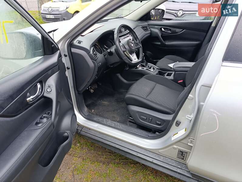 Внедорожник / Кроссовер Nissan Rogue 2017 в Луцке