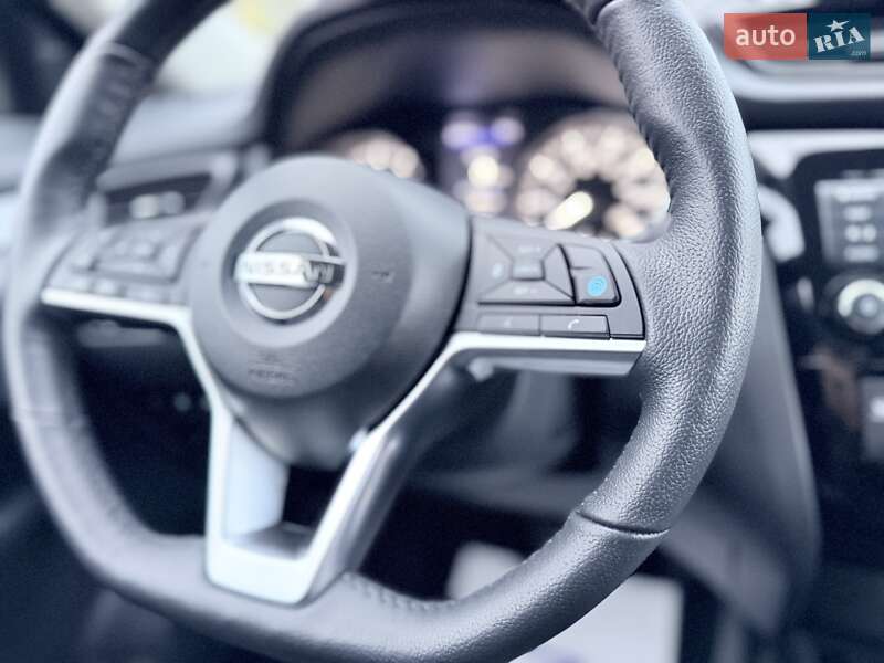 Внедорожник / Кроссовер Nissan Rogue 2018 в Киеве