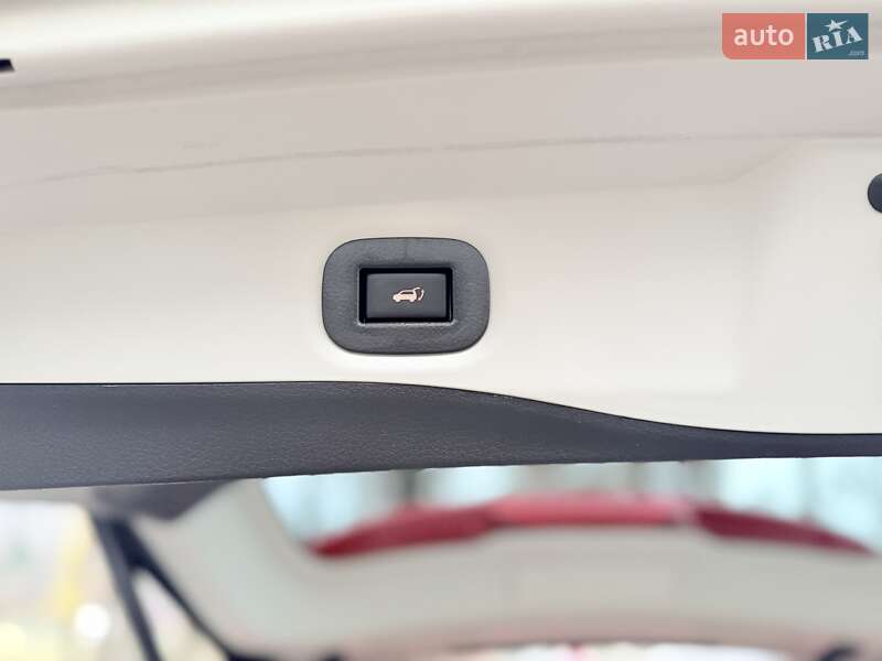 Внедорожник / Кроссовер Nissan Rogue 2018 в Киеве