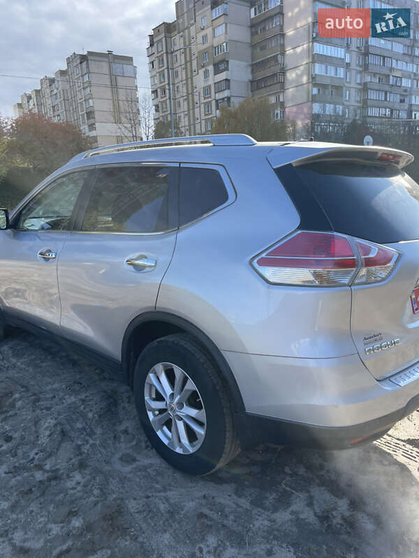 Внедорожник / Кроссовер Nissan Rogue 2015 в Киеве