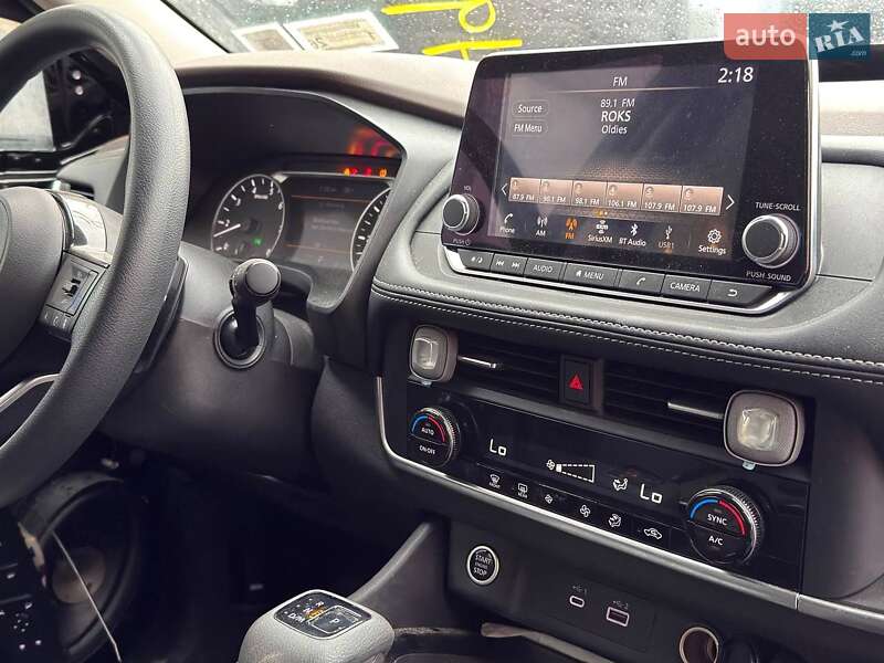 Внедорожник / Кроссовер Nissan Rogue 2023 в Львове