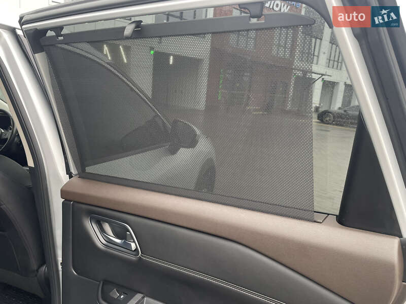 Позашляховик / Кросовер Nissan Rogue 2021 в Вінниці