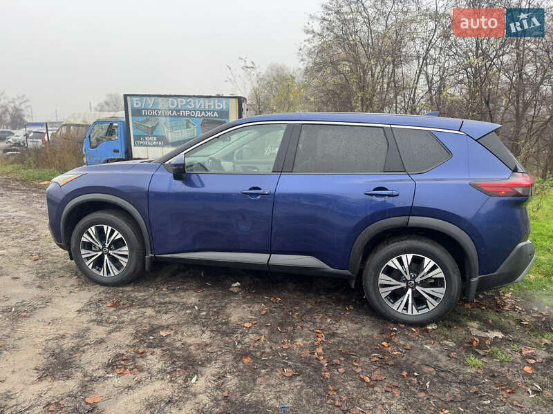 Внедорожник / Кроссовер Nissan Rogue 2021 в Киеве