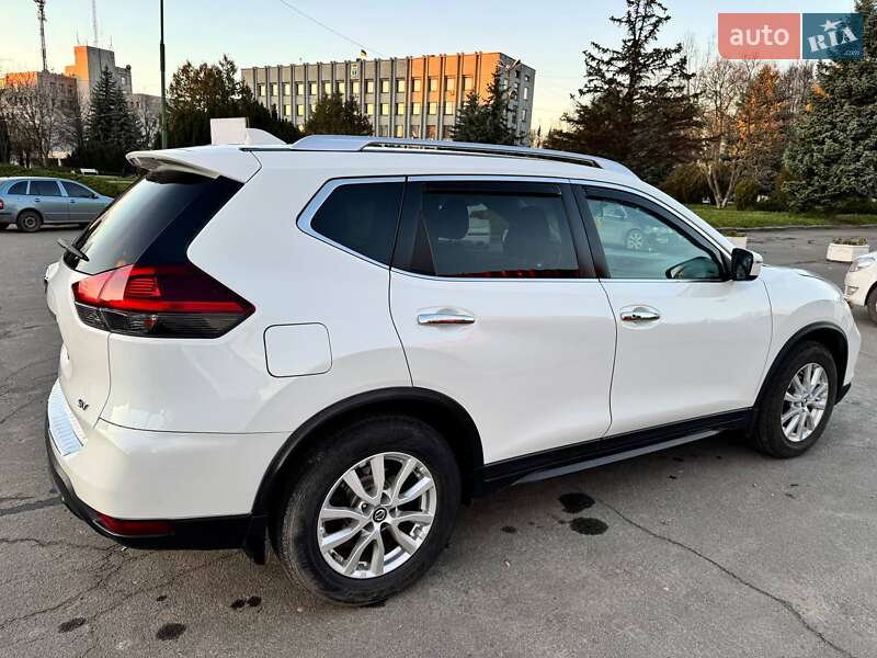 Внедорожник / Кроссовер Nissan Rogue 2017 в Шепетовке