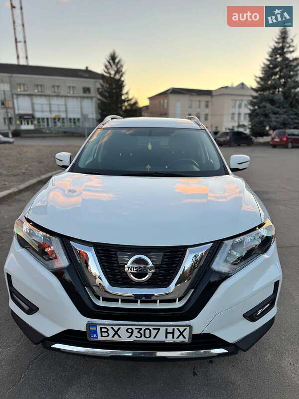 Внедорожник / Кроссовер Nissan Rogue 2017 в Шепетовке