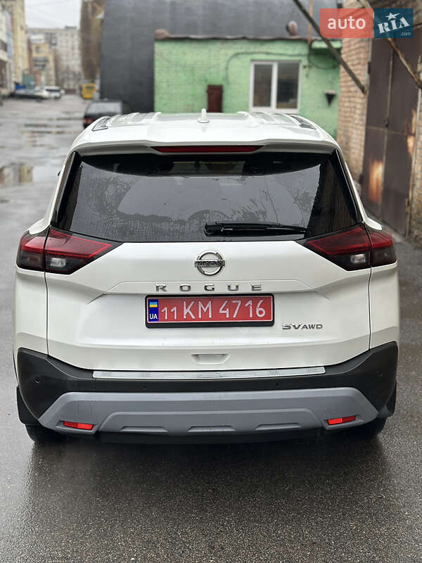 Внедорожник / Кроссовер Nissan Rogue 2021 в Киеве