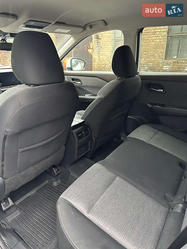 Внедорожник / Кроссовер Nissan Rogue 2021 в Киеве