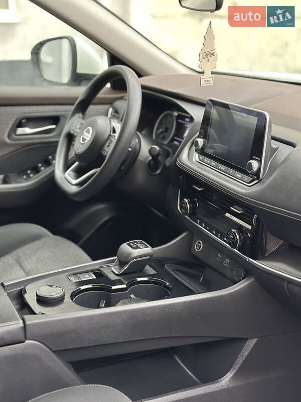 Внедорожник / Кроссовер Nissan Rogue 2021 в Киеве