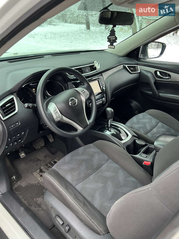 Внедорожник / Кроссовер Nissan Rogue 2016 в Новояворовске фото 12 Внедорожник / Кроссовер Nissan Rogue 2016 в Новояворовске
