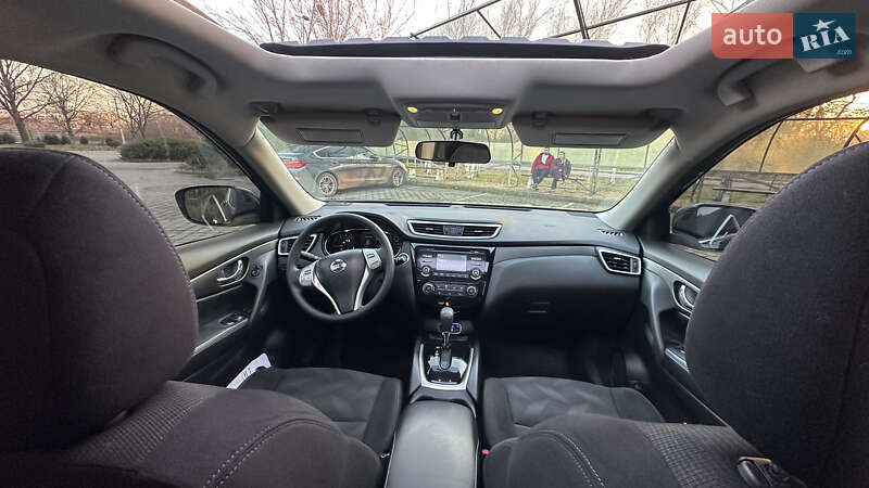 Позашляховик / Кросовер Nissan Rogue 2016 в Павлограді