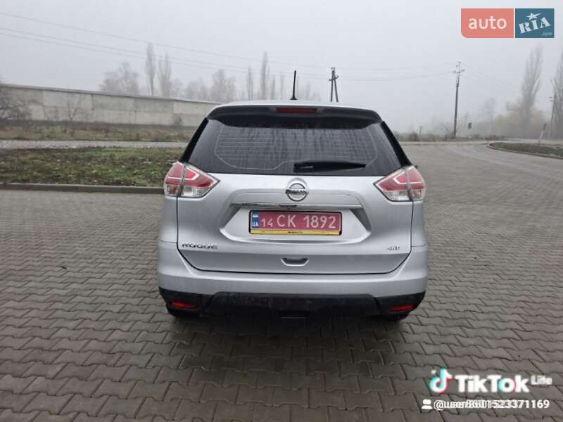 Внедорожник / Кроссовер Nissan Rogue 2015 в Врадиевке