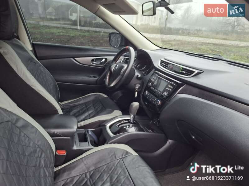 Внедорожник / Кроссовер Nissan Rogue 2015 в Врадиевке