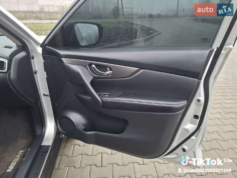 Внедорожник / Кроссовер Nissan Rogue 2015 в Врадиевке