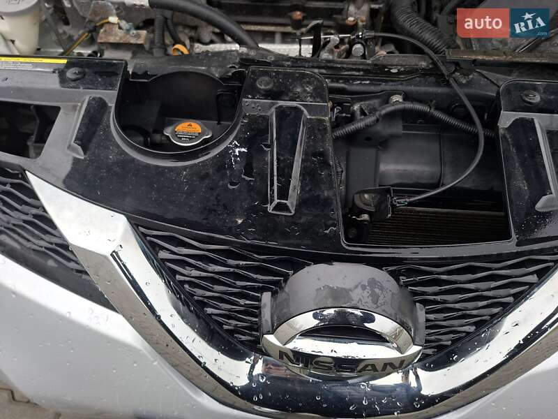 Внедорожник / Кроссовер Nissan Rogue 2015 в Врадиевке