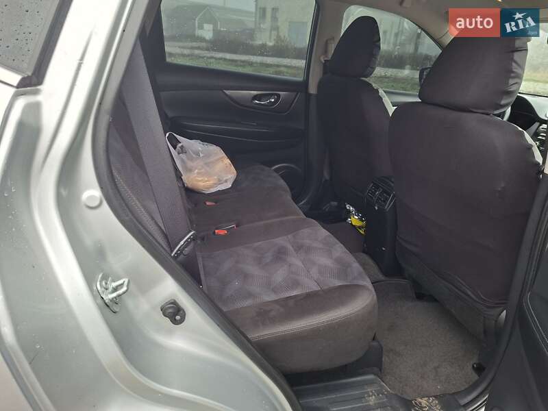 Внедорожник / Кроссовер Nissan Rogue 2015 в Врадиевке