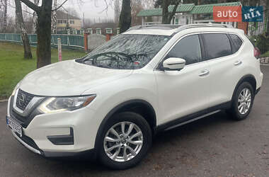 Позашляховик / Кросовер Nissan Rogue 2018 в Ромнах