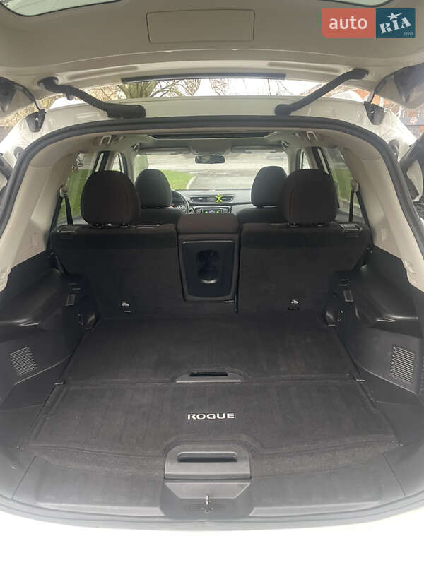 Внедорожник / Кроссовер Nissan Rogue 2018 в Ромнах