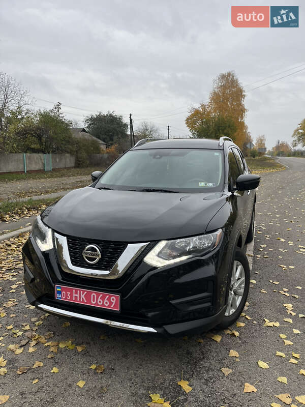 Внедорожник / Кроссовер Nissan Rogue 2019 в Ромнах