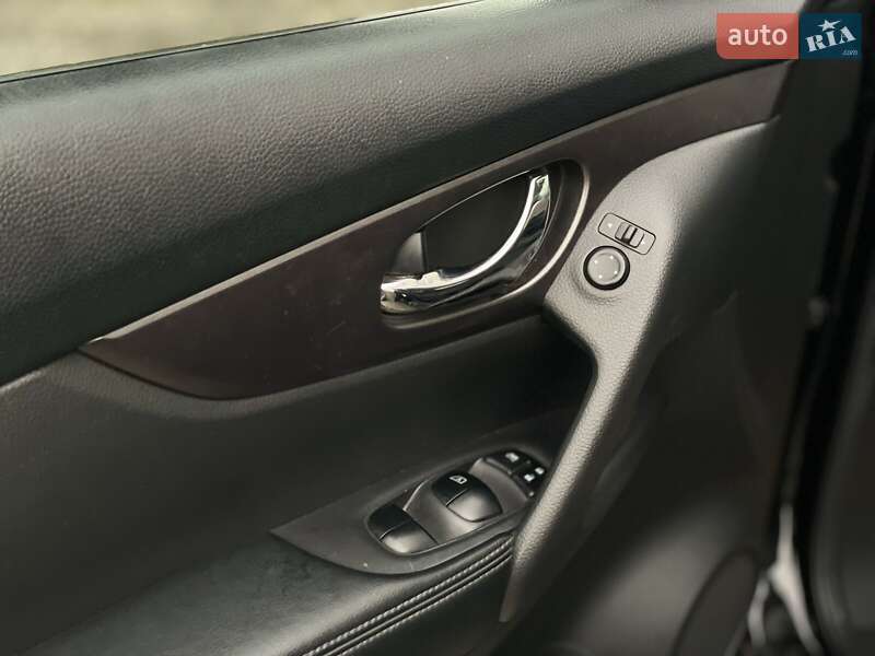 Внедорожник / Кроссовер Nissan Rogue 2015 в Днепре