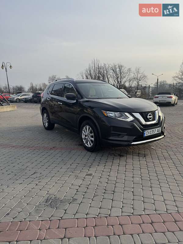 Внедорожник / Кроссовер Nissan Rogue 2017 в Харькове