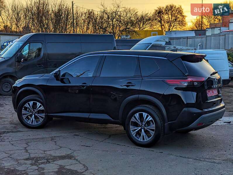 Внедорожник / Кроссовер Nissan Rogue 2021 в Ровно