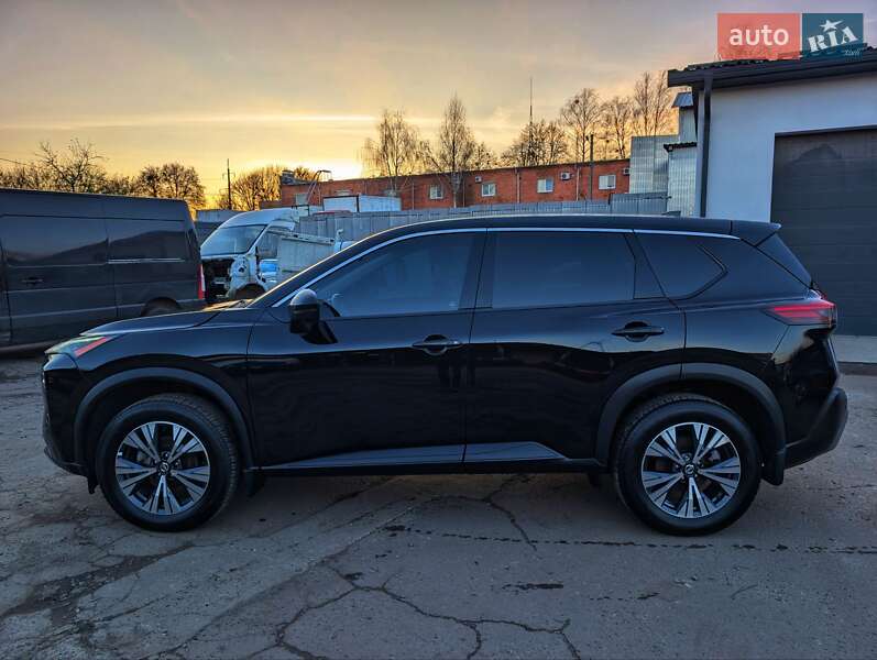 Внедорожник / Кроссовер Nissan Rogue 2021 в Ровно