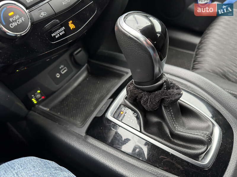 Внедорожник / Кроссовер Nissan Rogue 2018 в Киеве