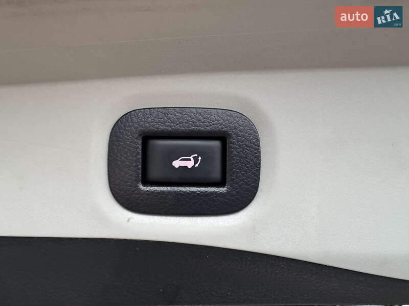 Внедорожник / Кроссовер Nissan Rogue 2018 в Киеве